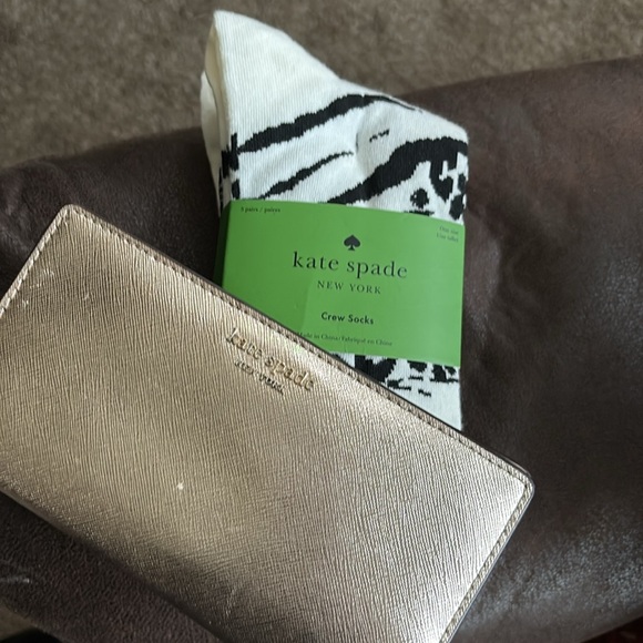 Not so Mystery (8 Item Bundle) - Picture 3 of 8